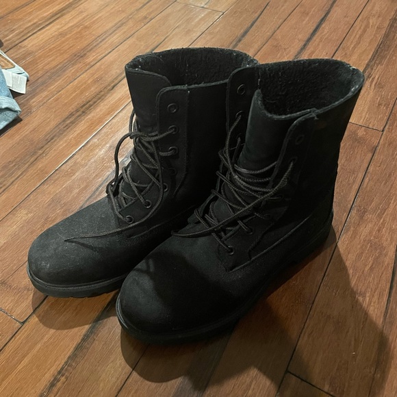 Black Timberland Boots - Picture 1 of 5